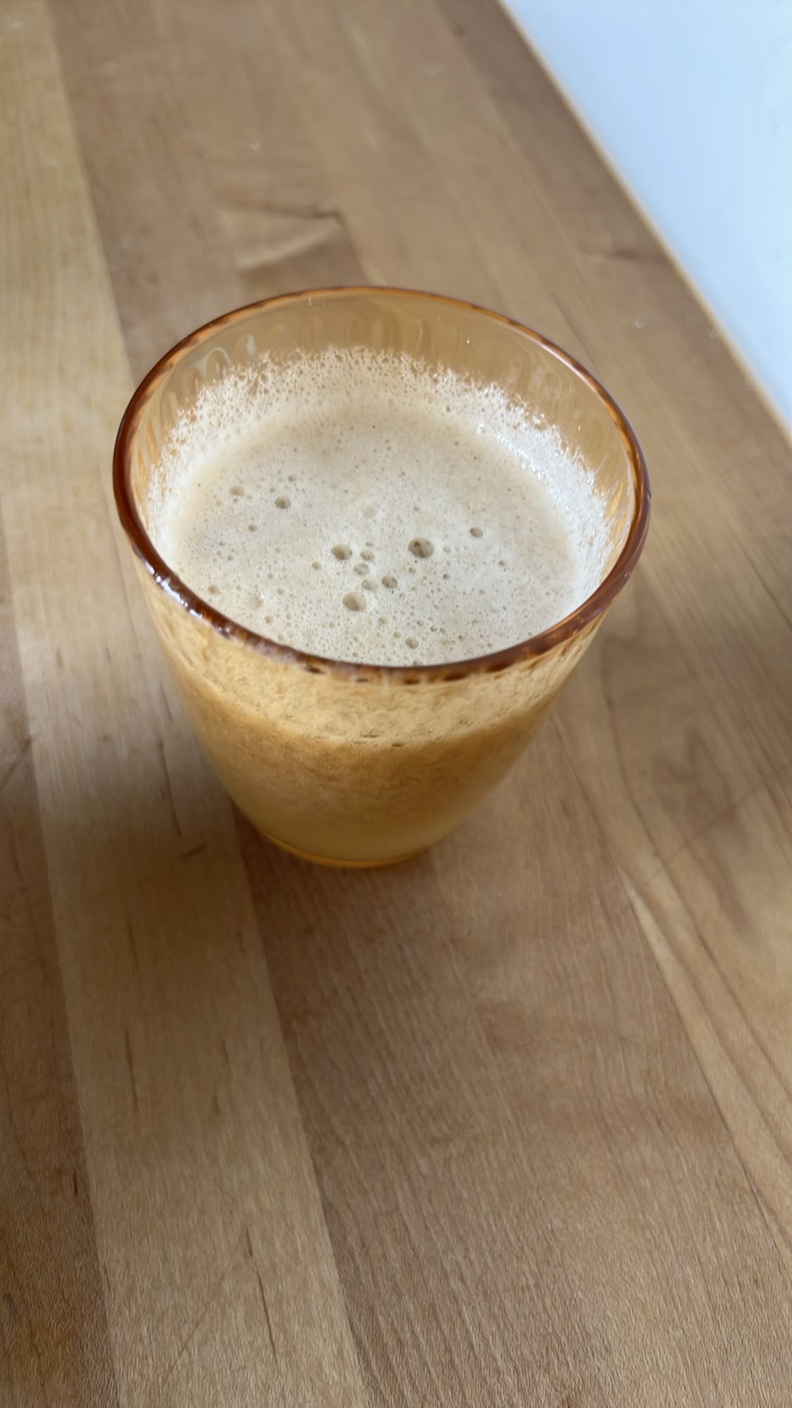 Zitronenwasser mit Banane und Zimt