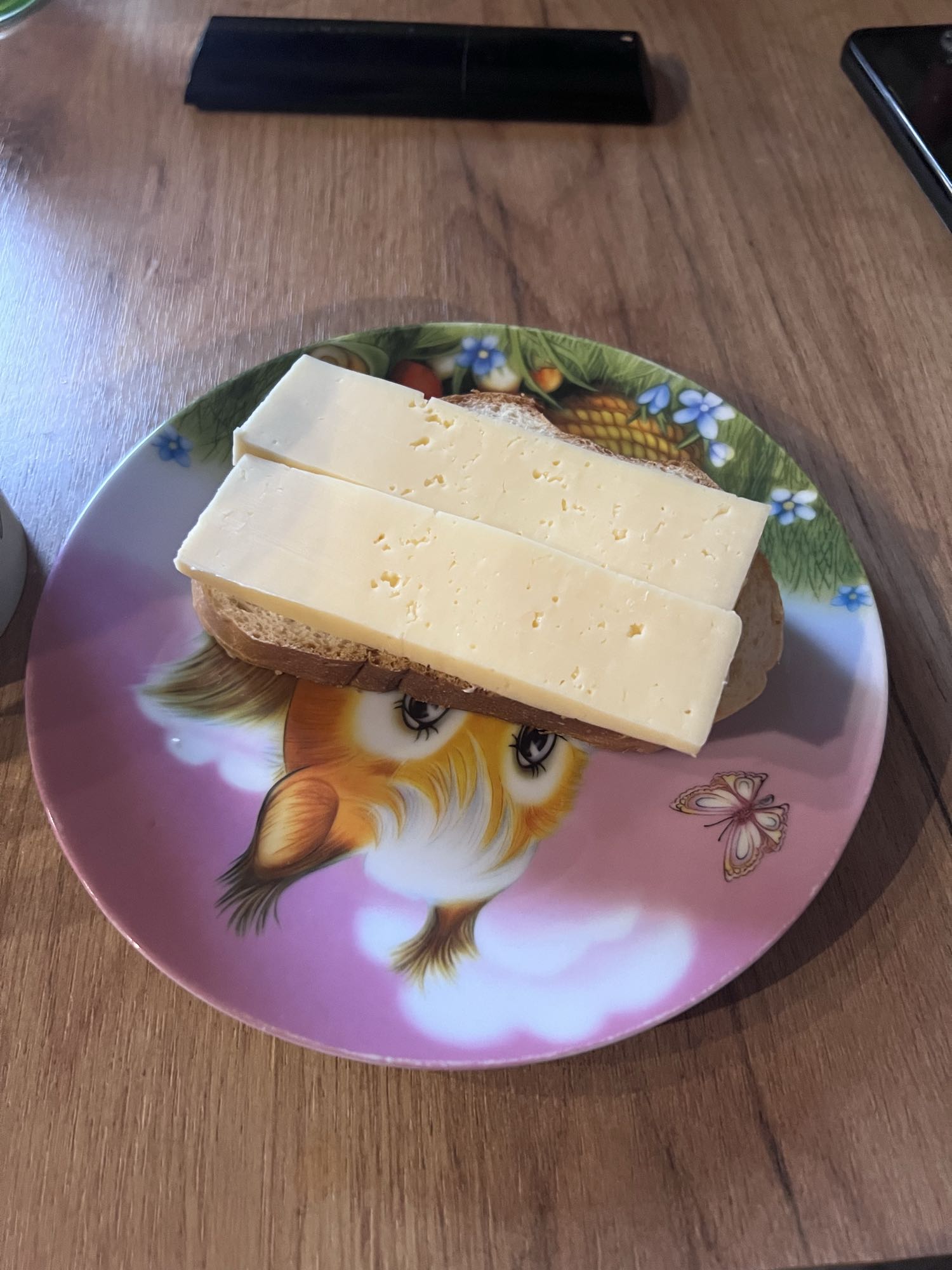 Бутерброд с сыром и маслом