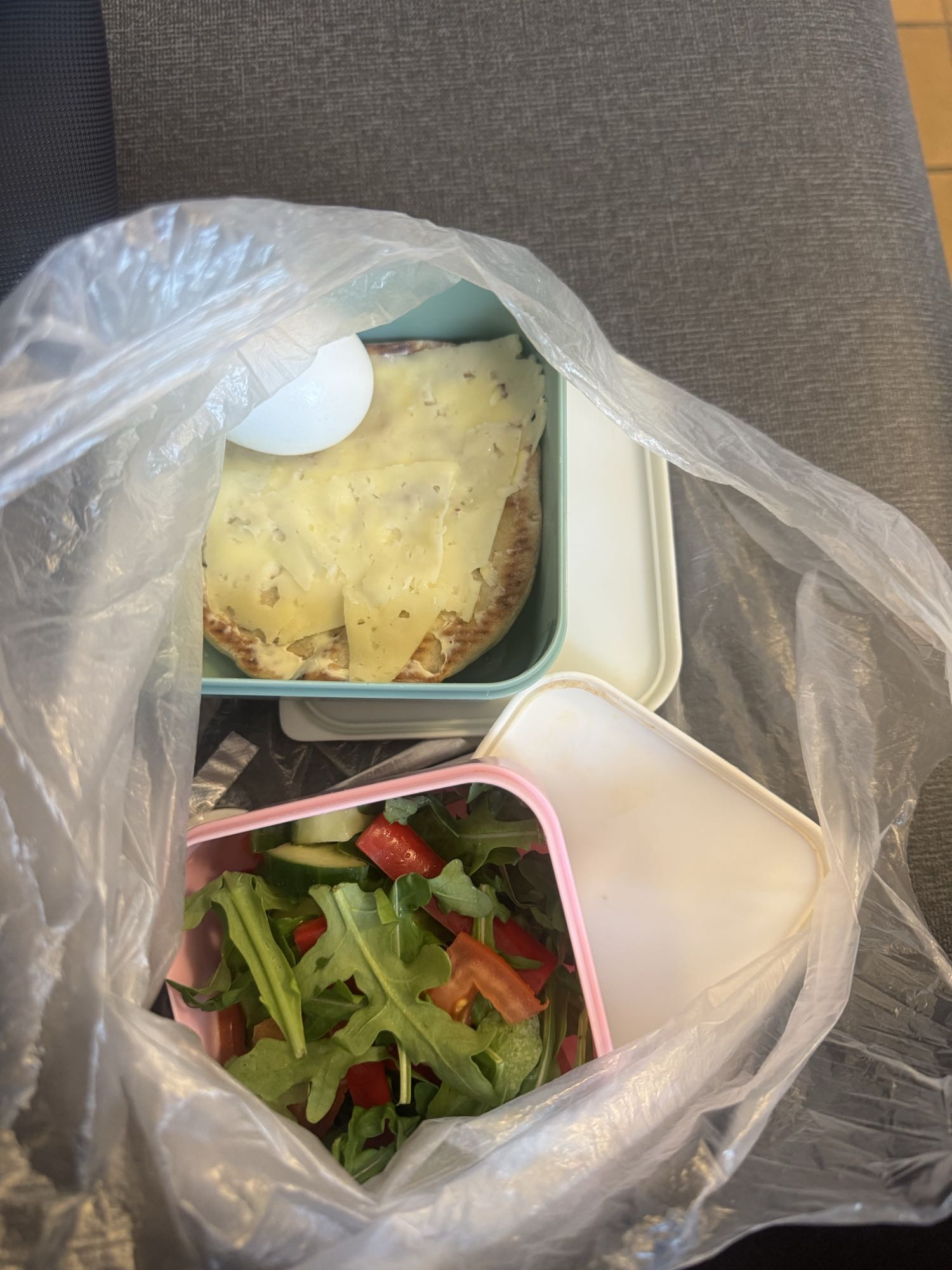 Smörgås med ost och sallad