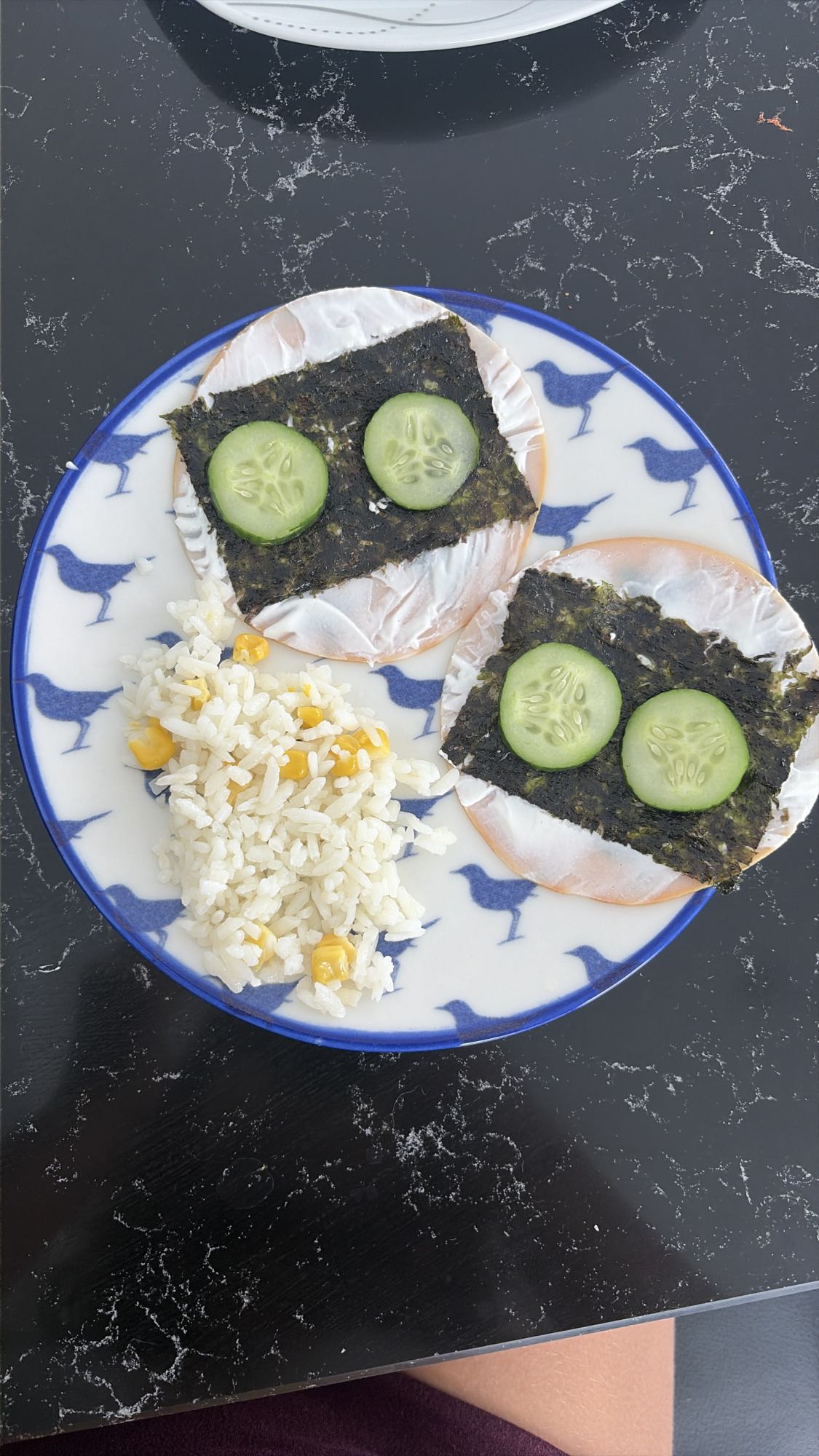 Рис с хлебцами и огурцом