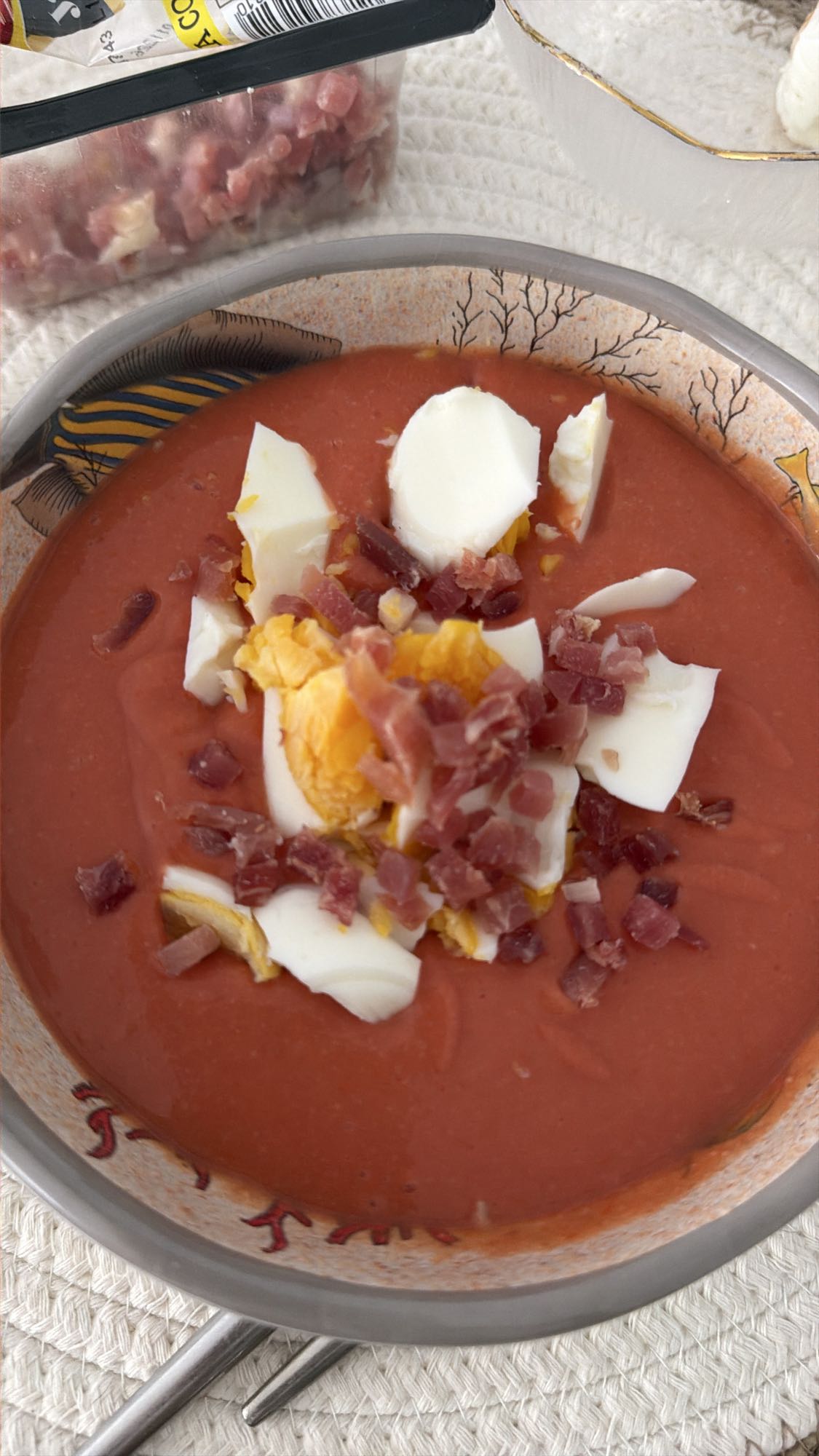 salmorejo con huevo