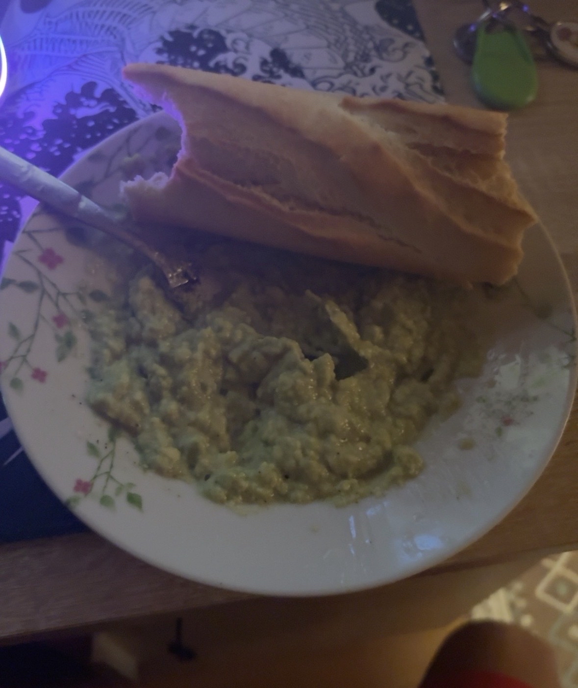 Piure de avocado cu lipie