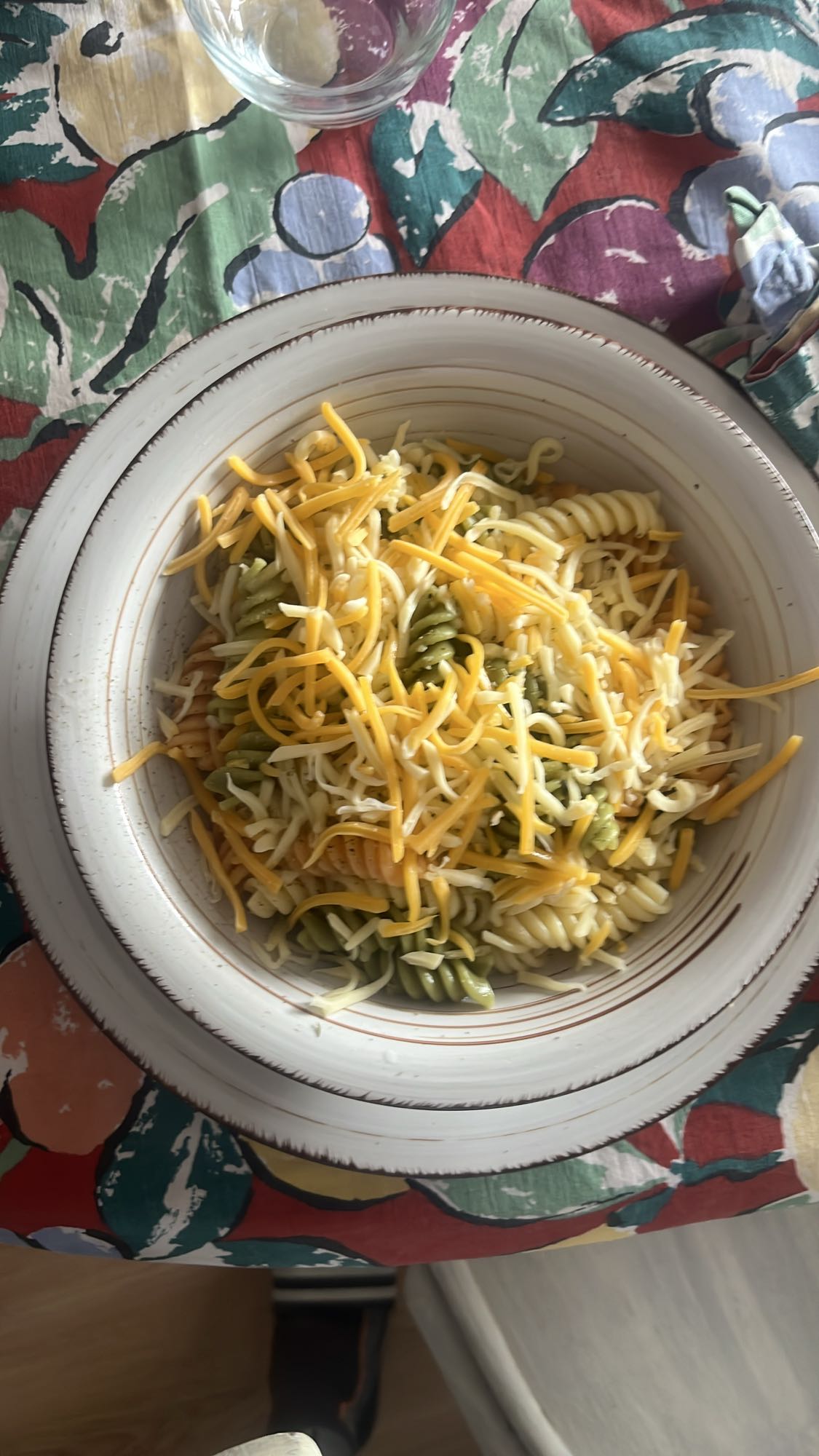 pasta tricolor con queso
