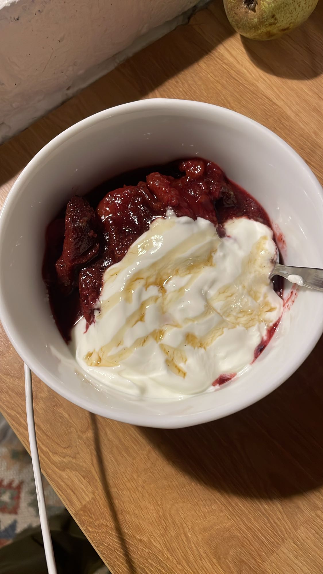 Jogurt ze śliwkami