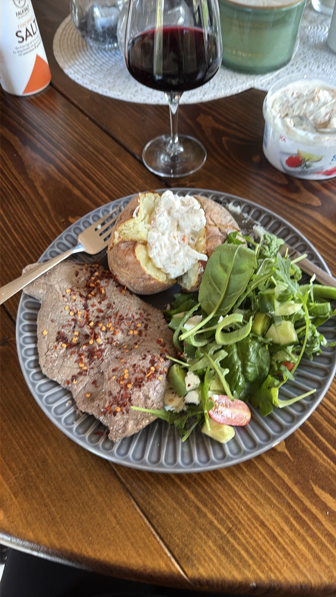 Biff med bakad potatis