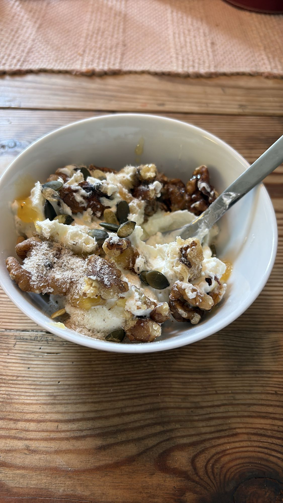 Yoghurt med nötter