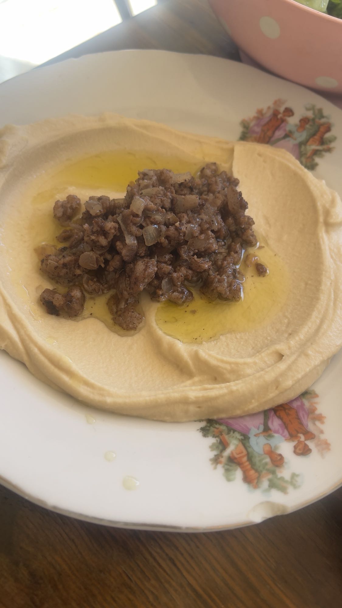 Hummus with Beef