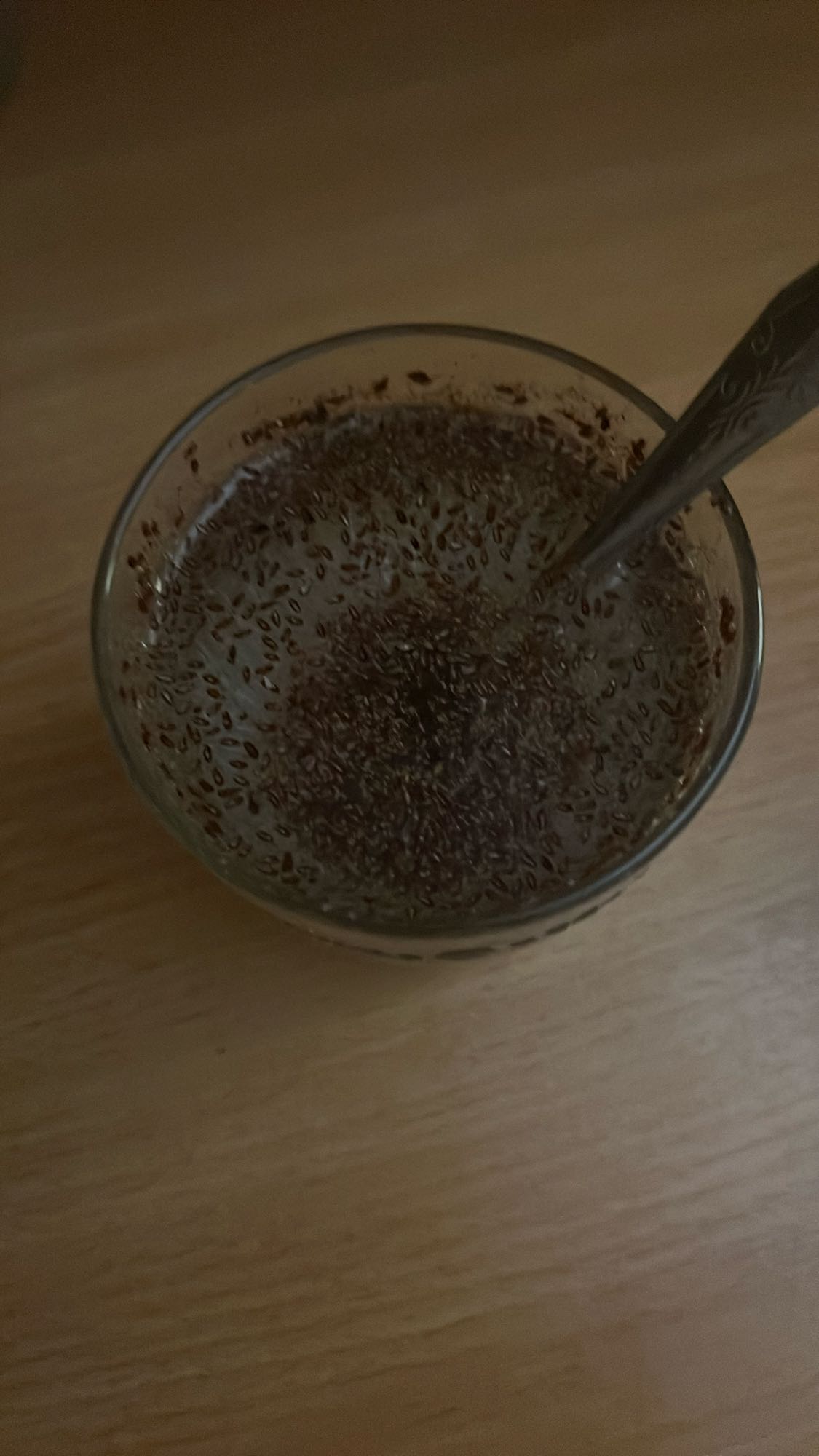 Pudding chia z wodą z błonnikiem