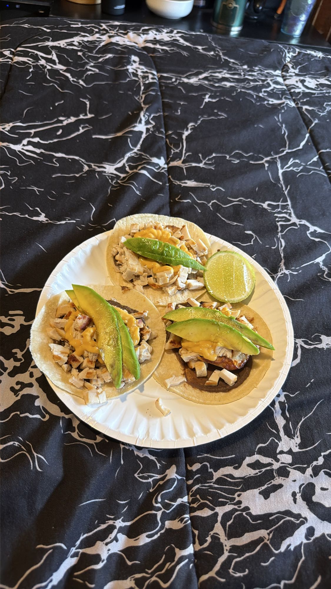 Tacos de pollo con aguacate