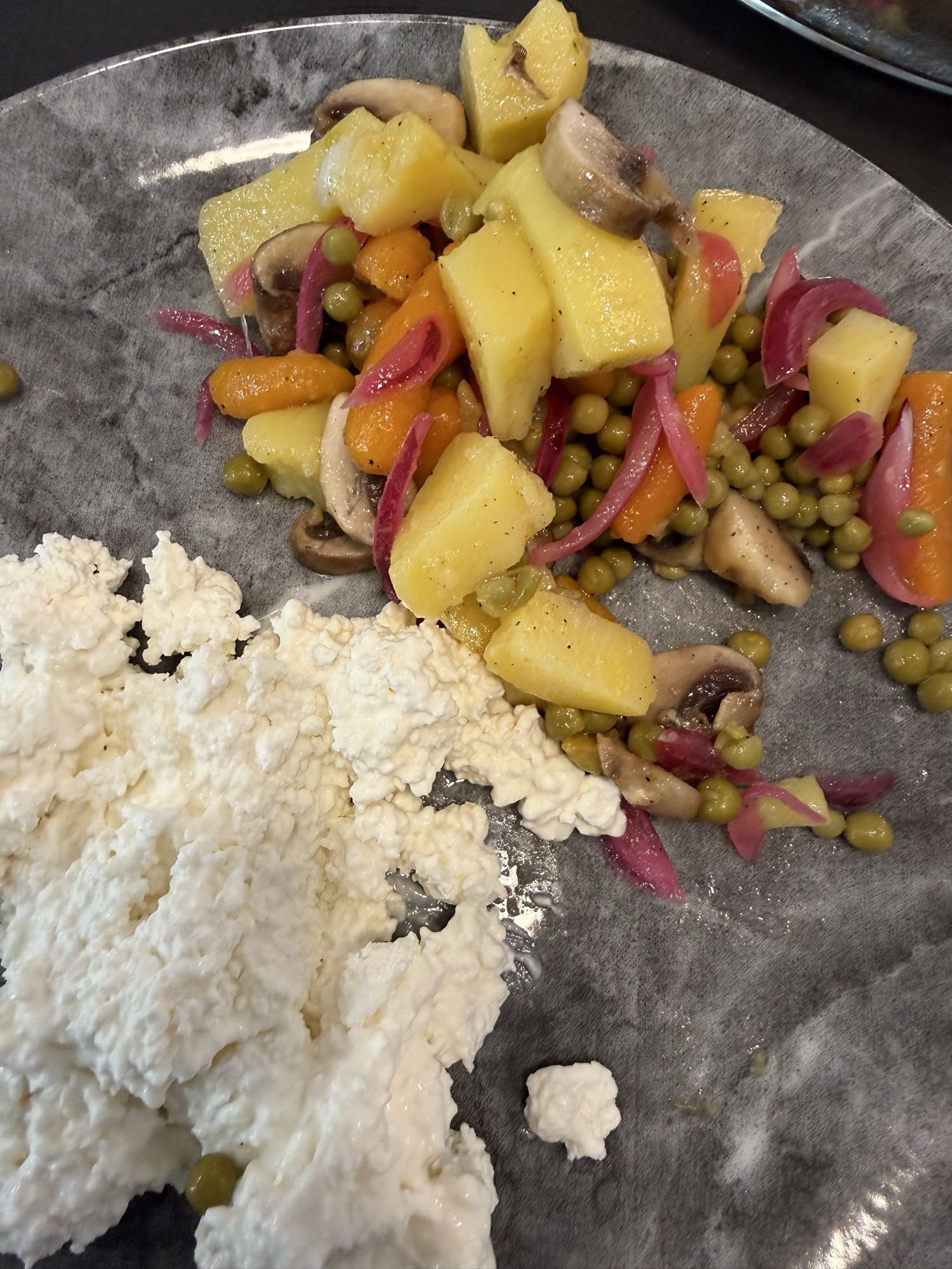 Salade et fromage frais