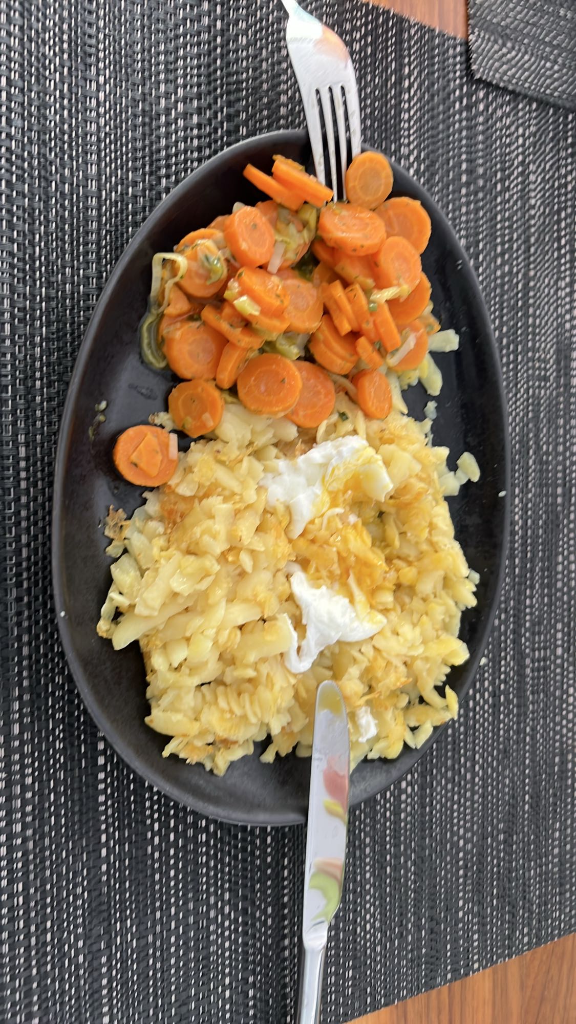 Rösti mit Ei und Karotten