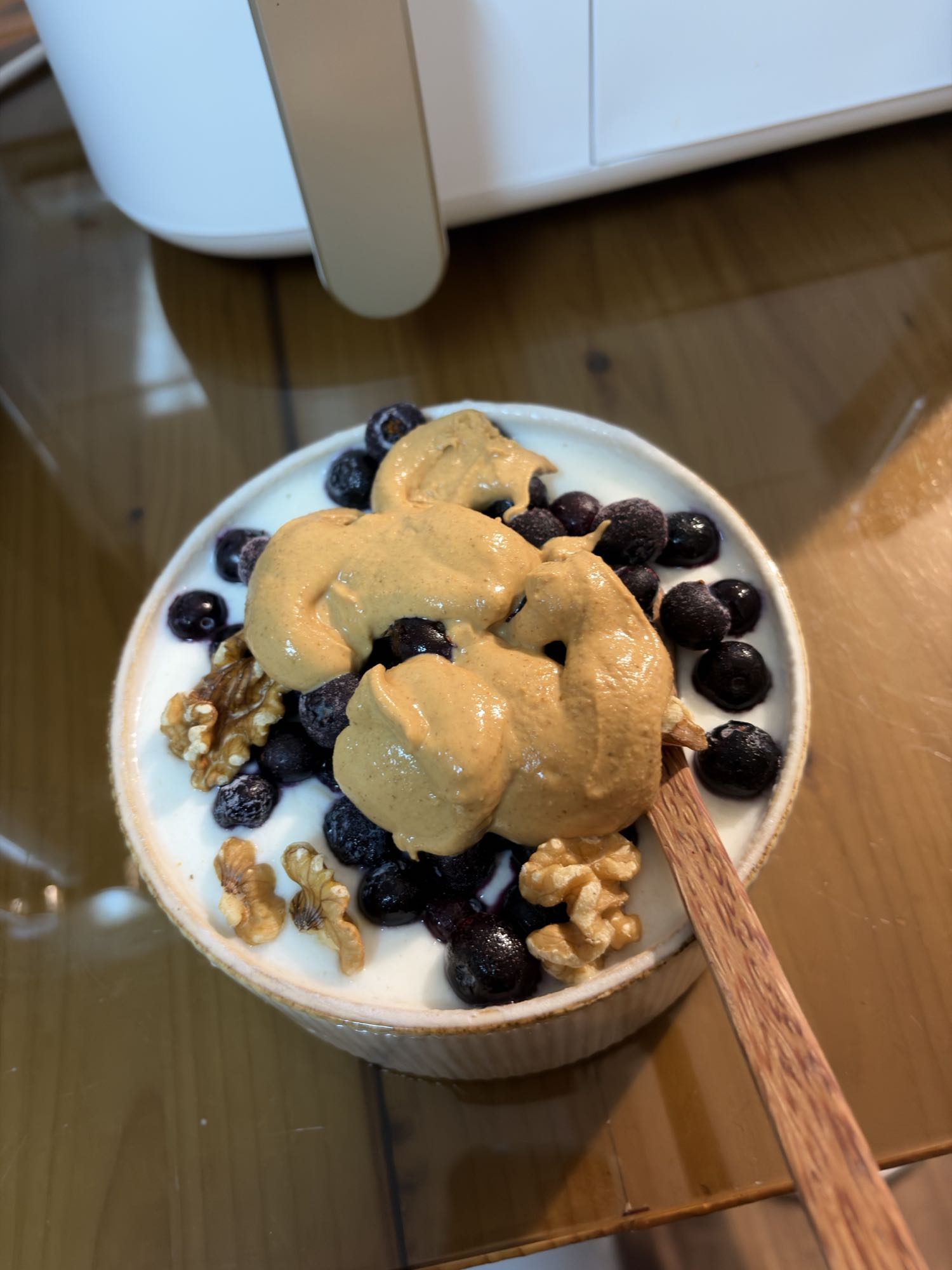 Cremă de orez cu skyr, afine și albuș