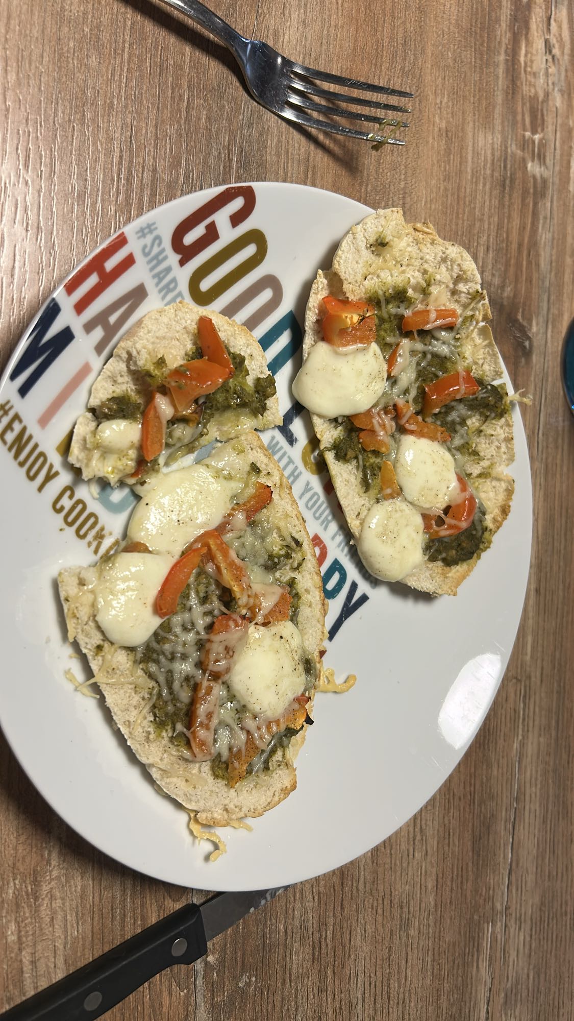 Tartines pesto mozzarella