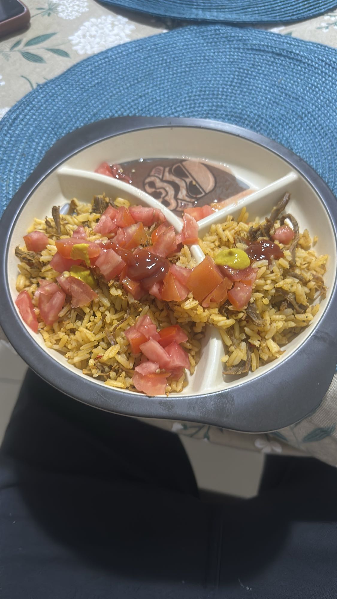 arroz con carne y frijoles