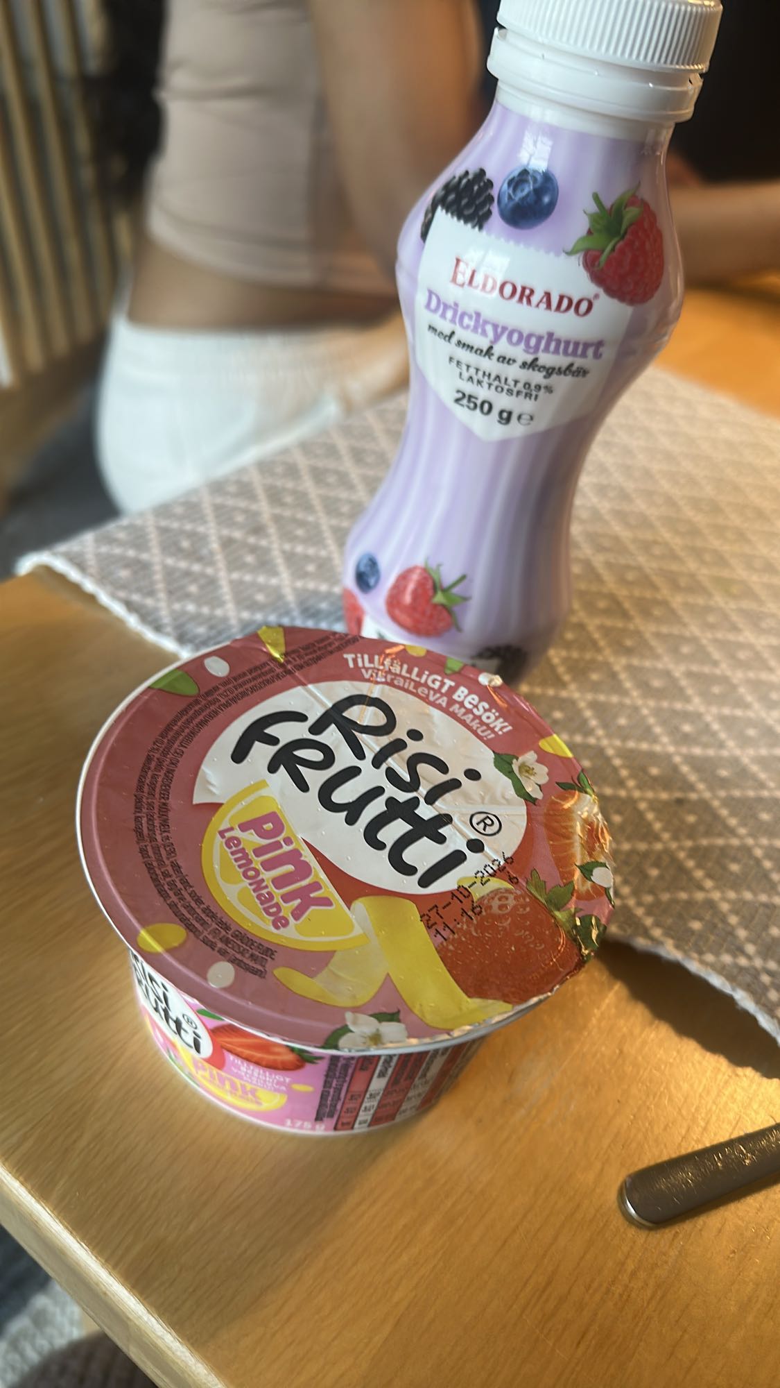 Drickyoghurt och frutti