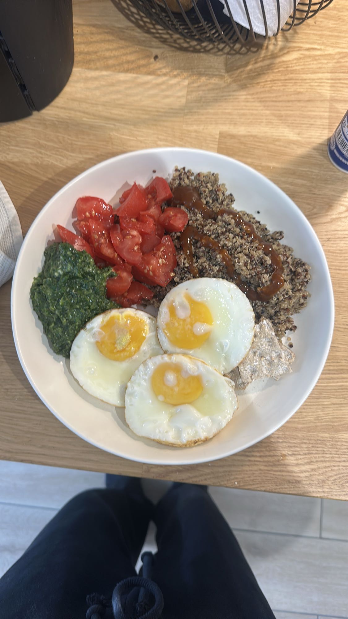 Bol quinoa et oeufs