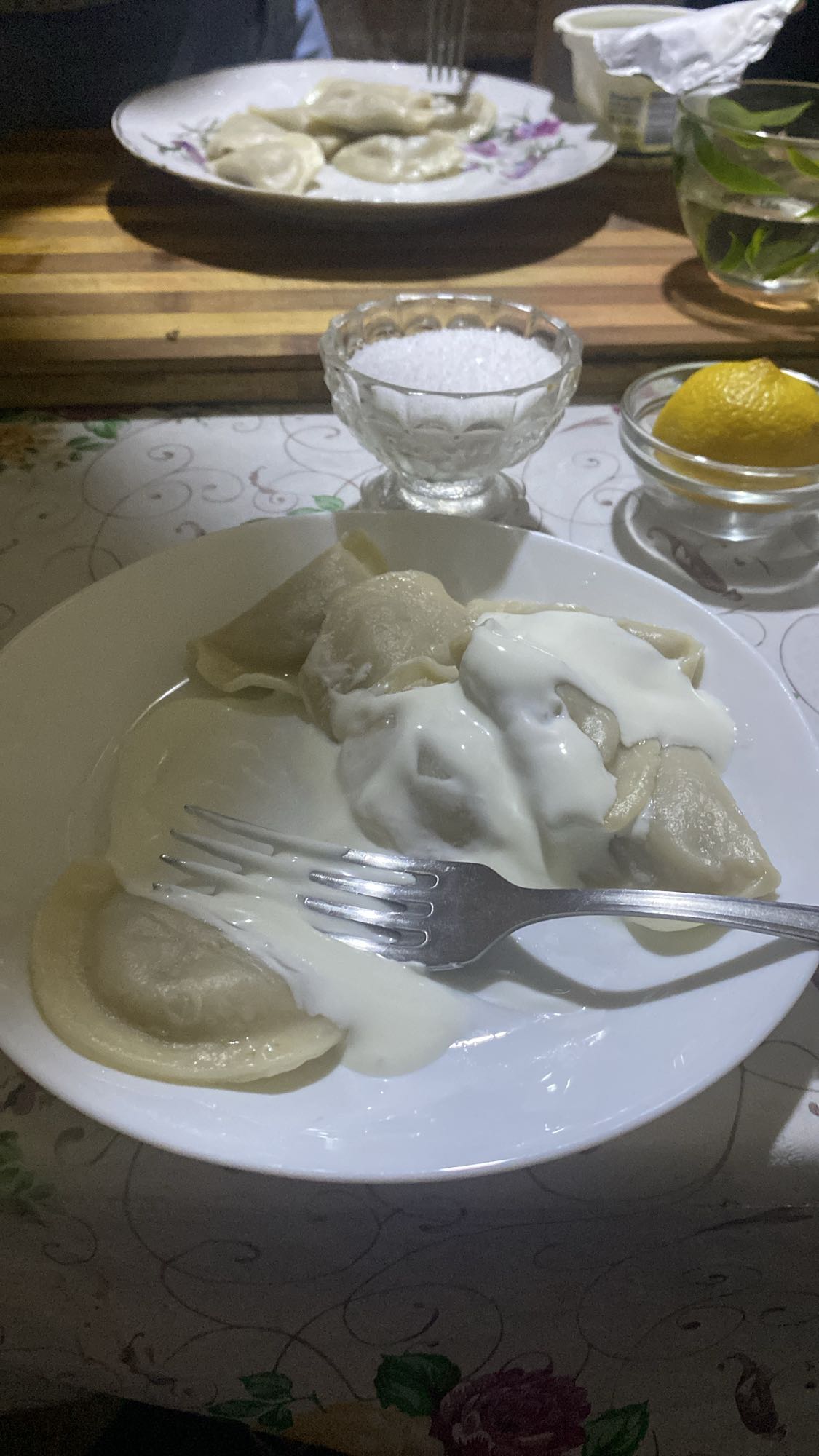 Пельмени со сметаной