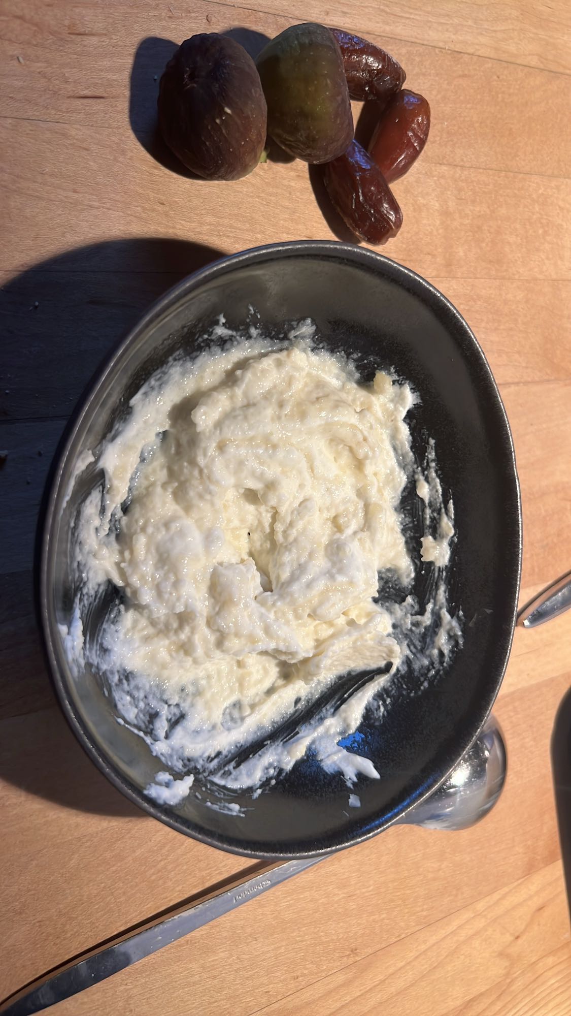 Joghurt mit Datteln
