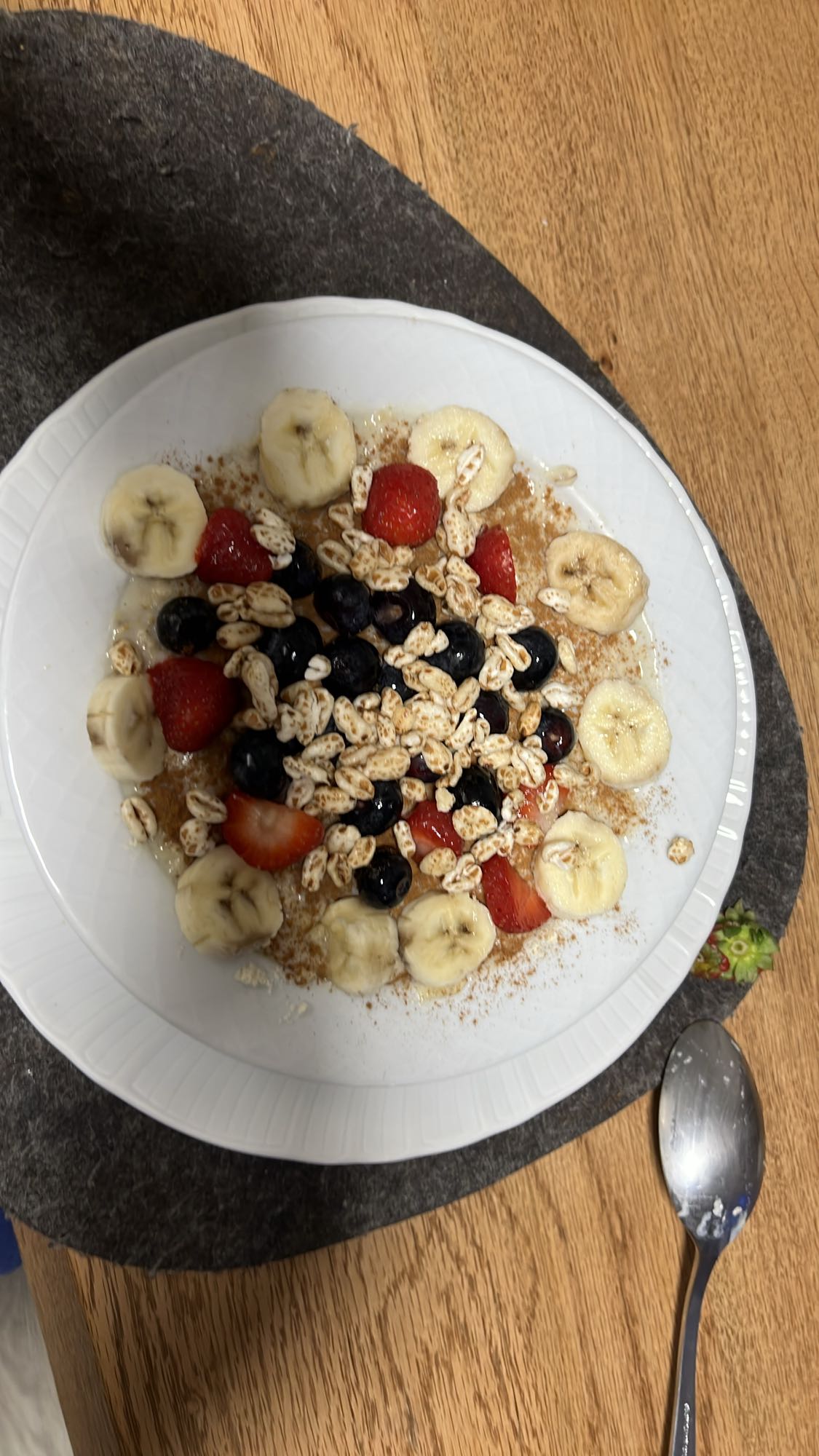 Porridge con frutta
