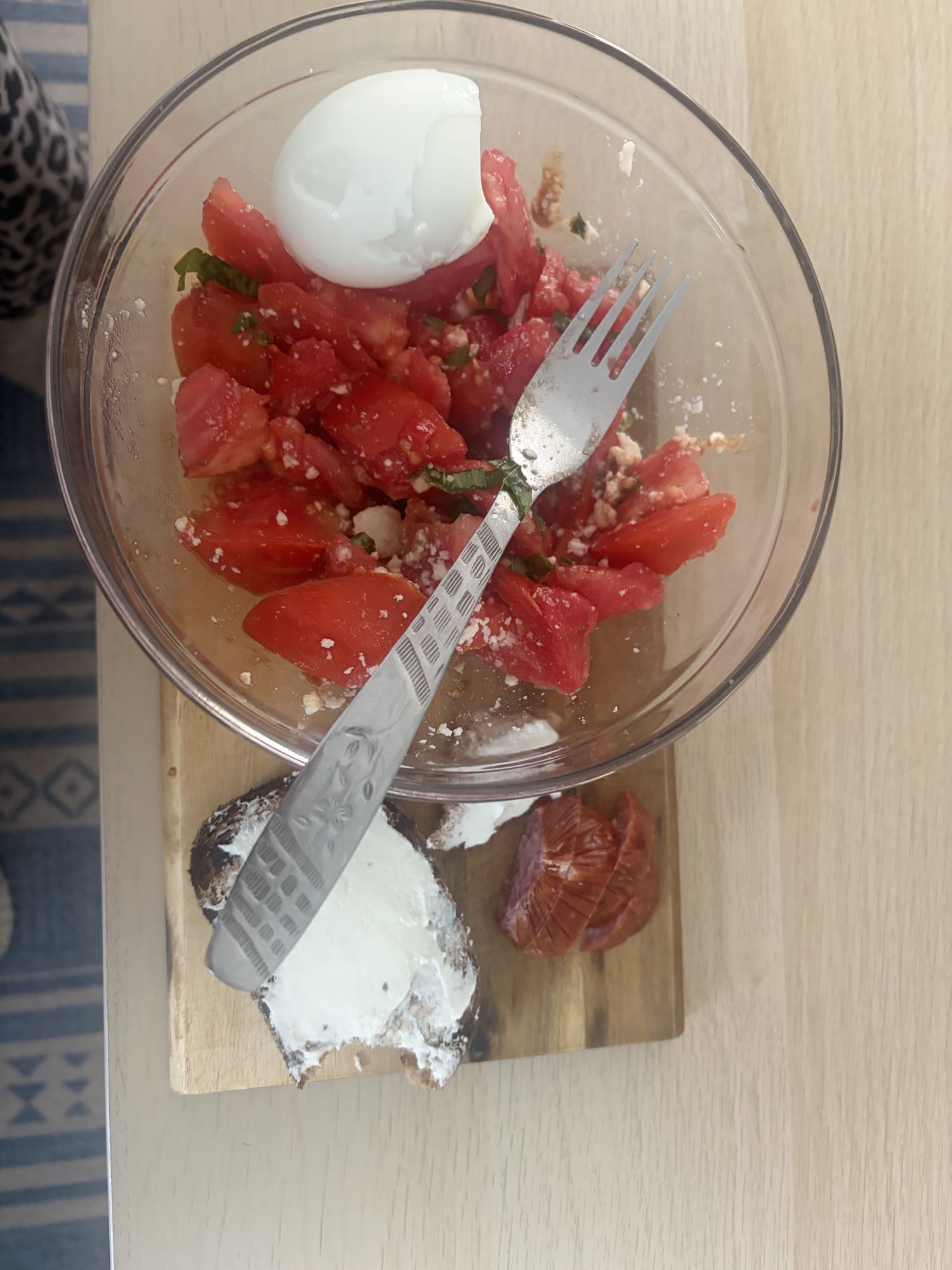 Salata cu ou si paine