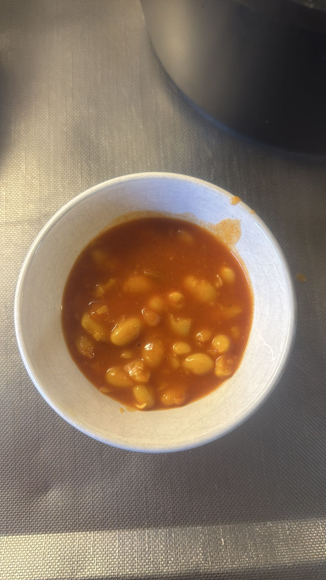 Bönsoppa i tomatsås