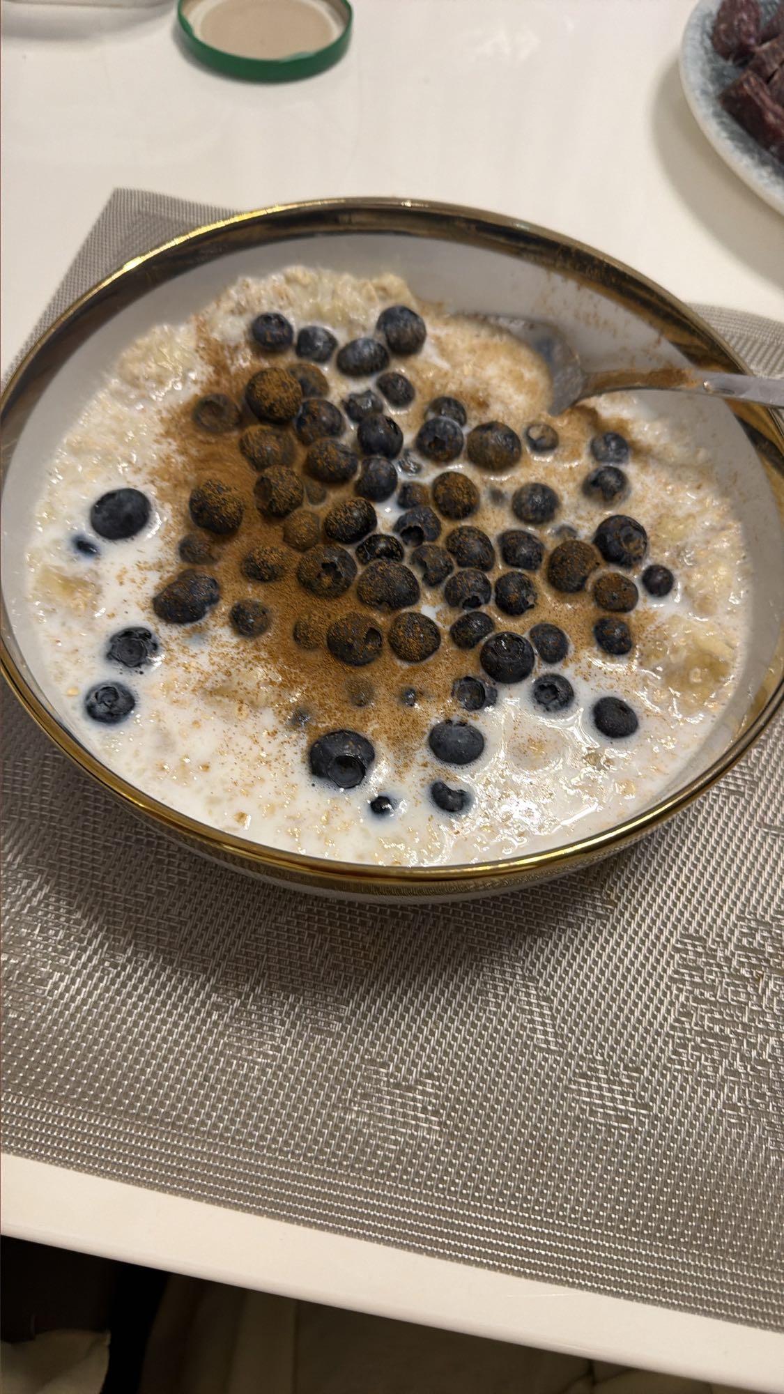 Овсянка с черникой