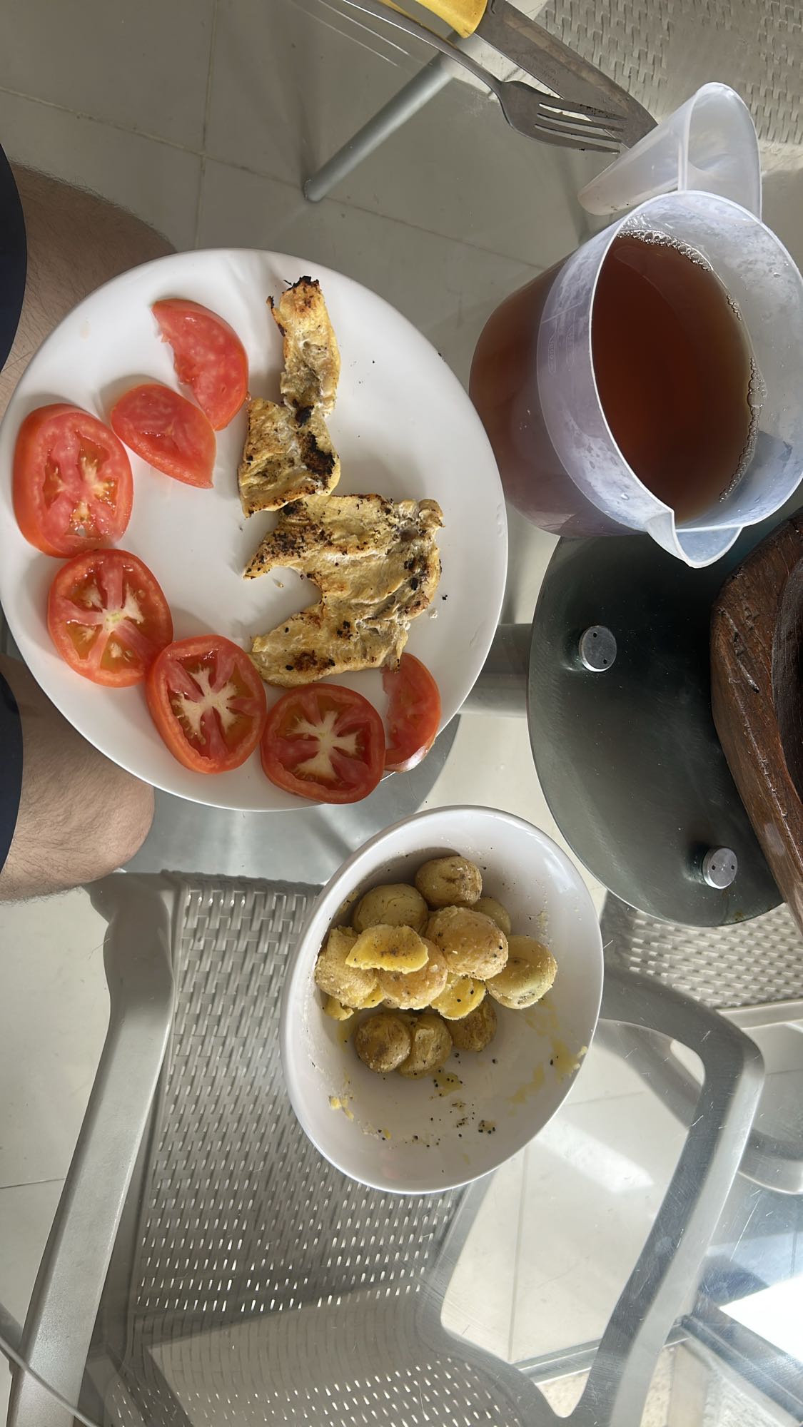 pollo con tomate y papas