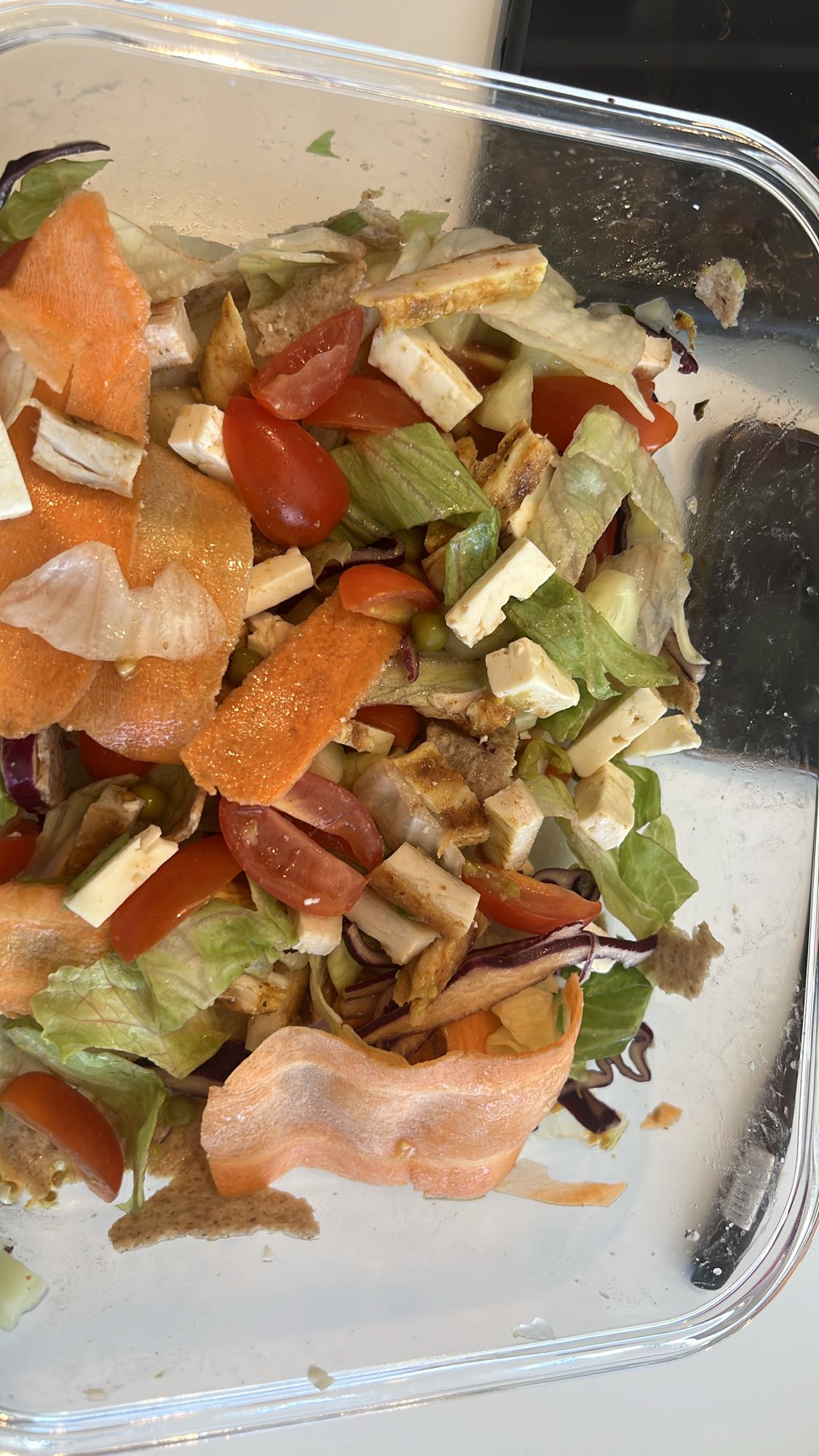 Salata cu pui si branza
