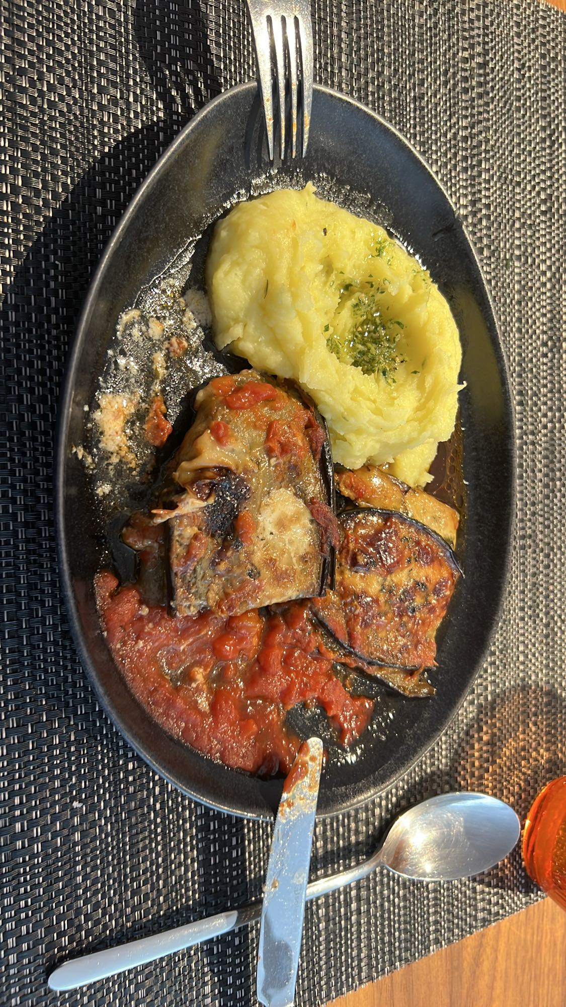 Kartoffelpüree mit Aubergine