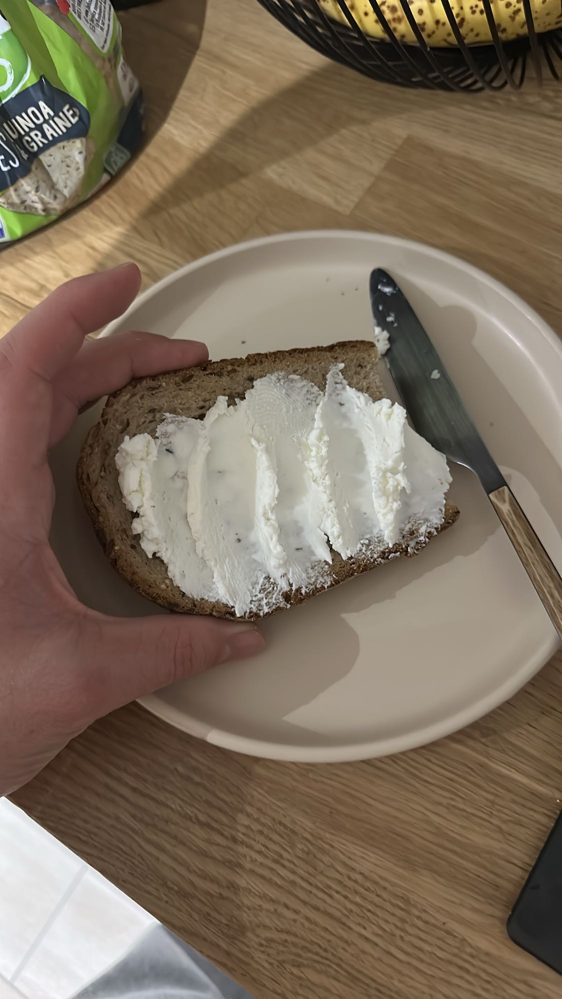 Tartine au fromage frais