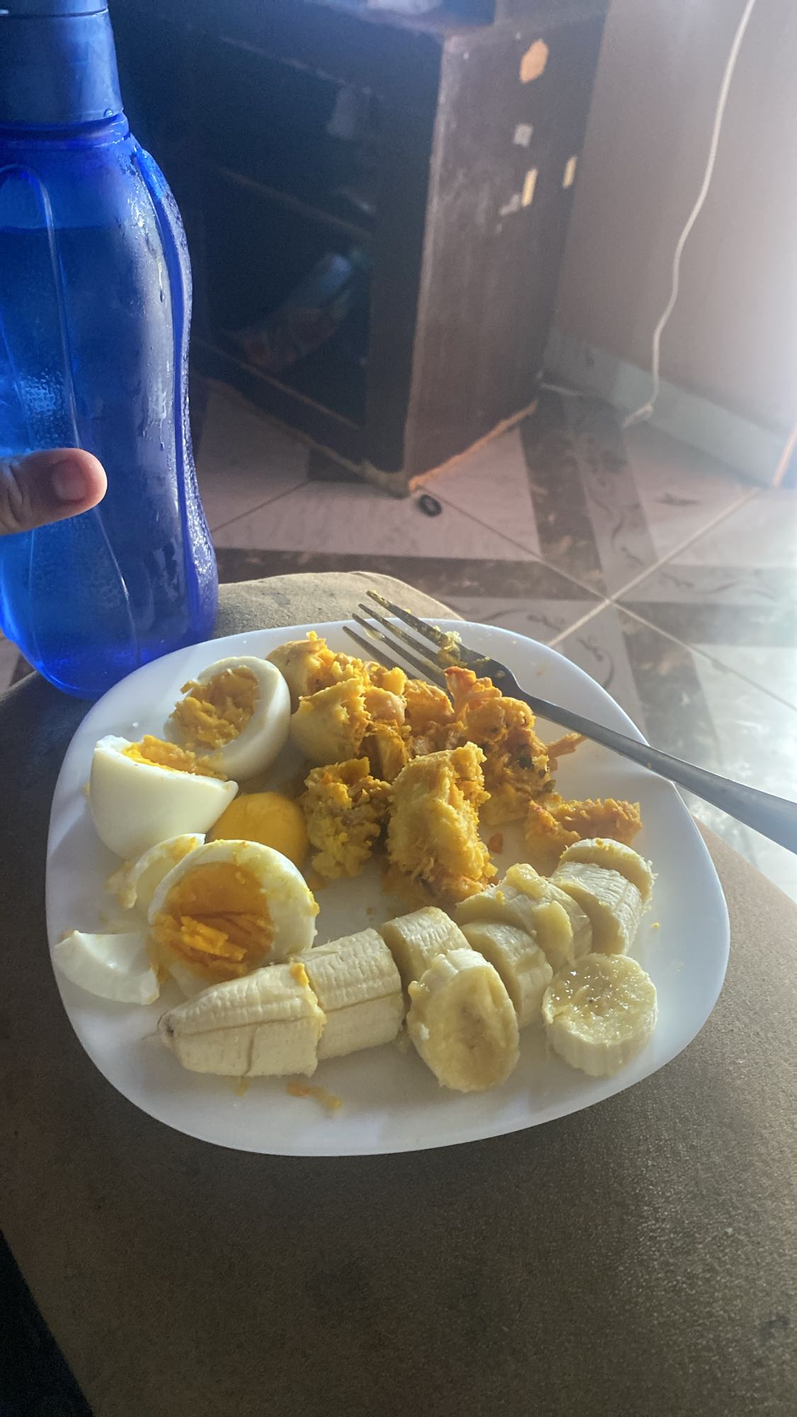 huevo con plátano y yuca