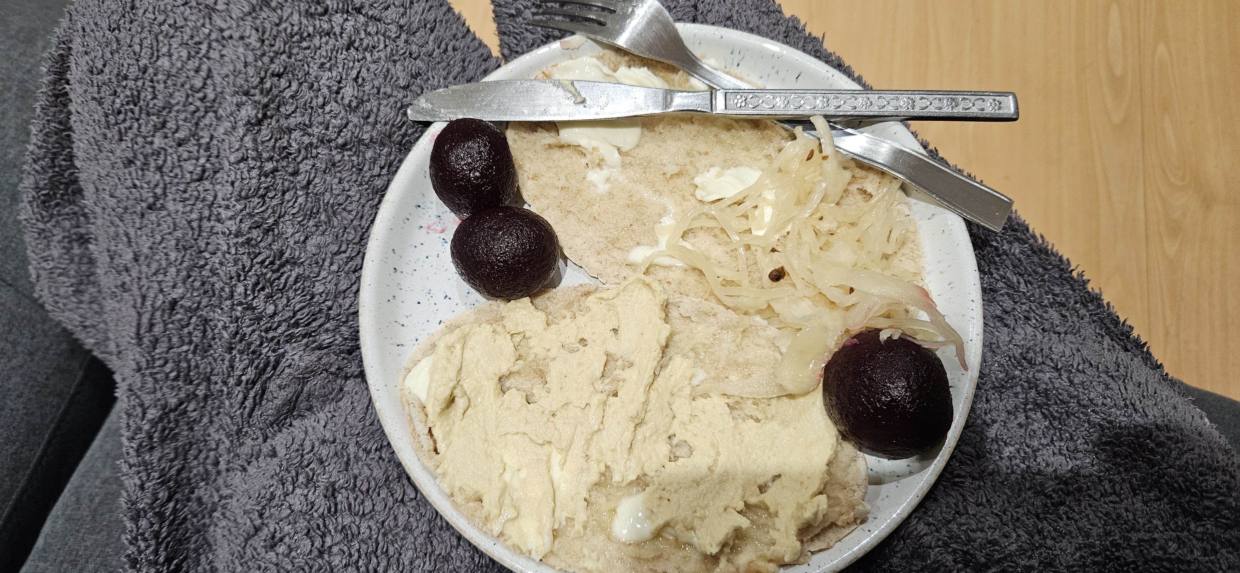Pita Hummus Beet Plate