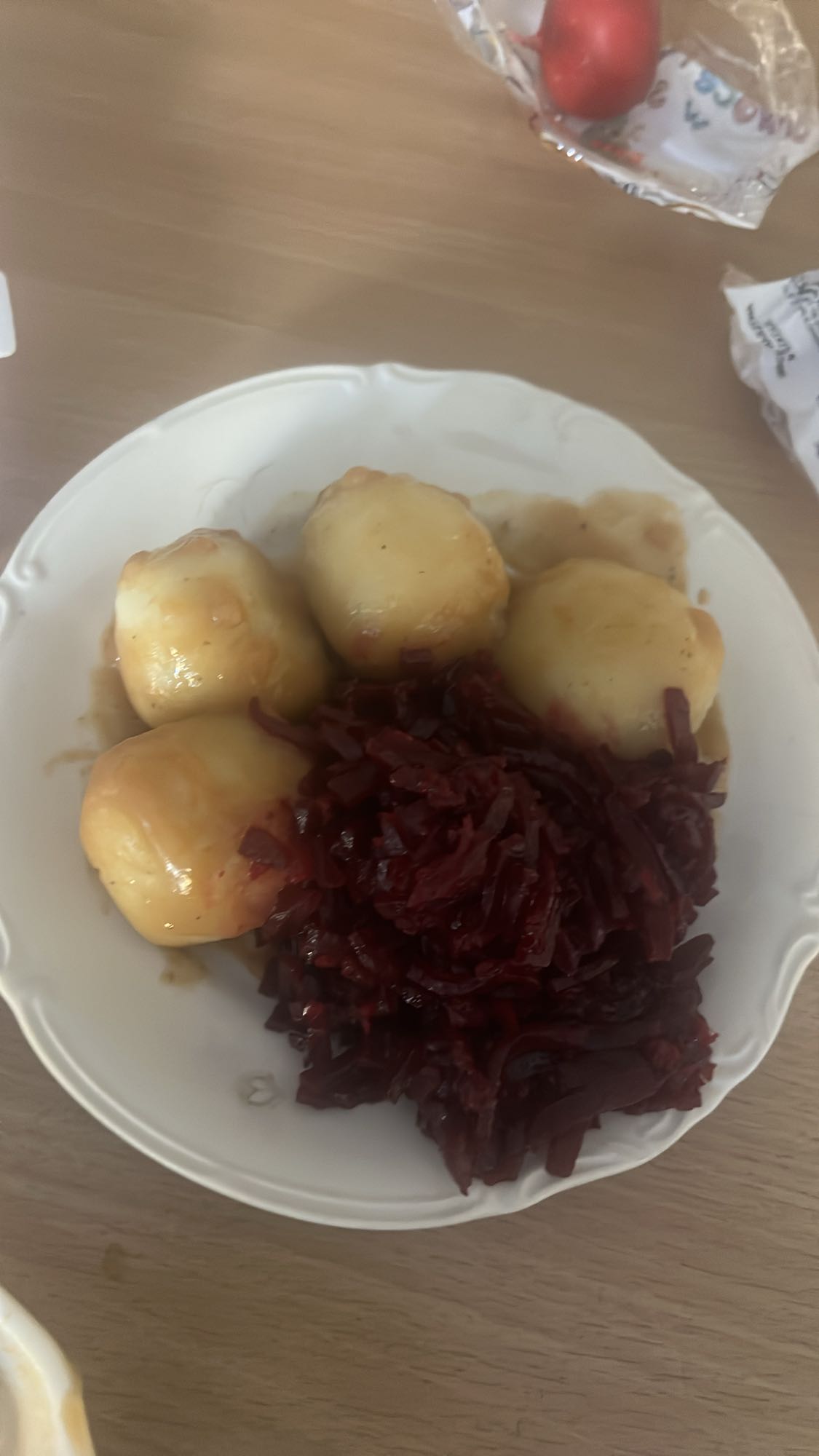 Kluski z buraczkami