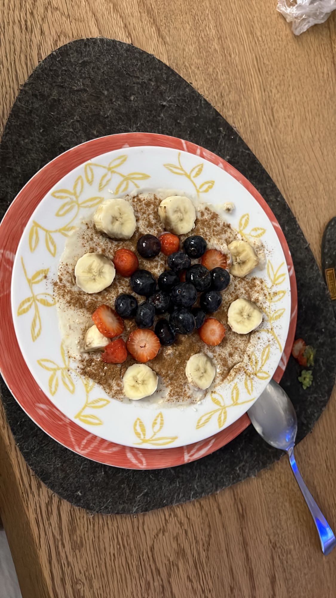 Porridge con frutta