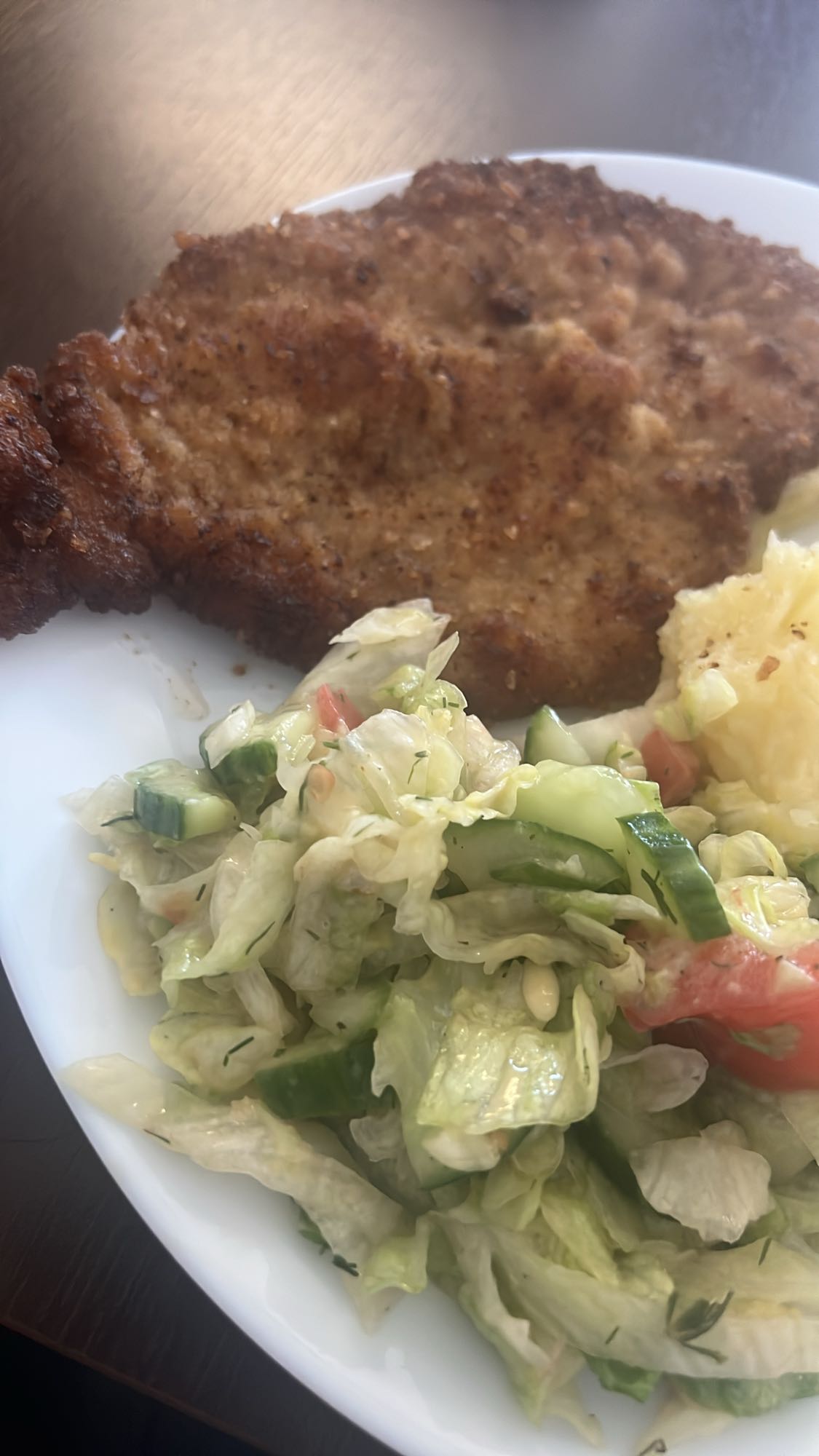 Kotlet z surówką