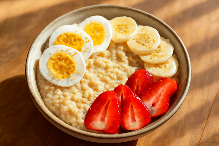 Tazón Energético Clásico de Avena y Huevo
