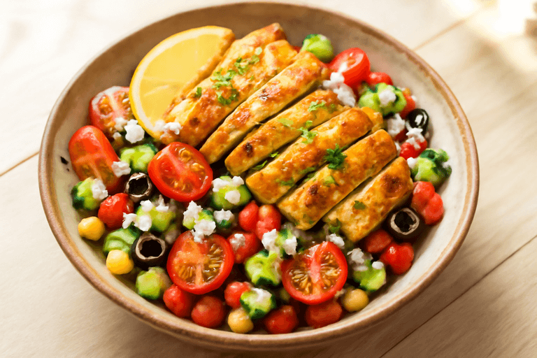 Ensalada Mediterránea de Pollo y Garbanzos