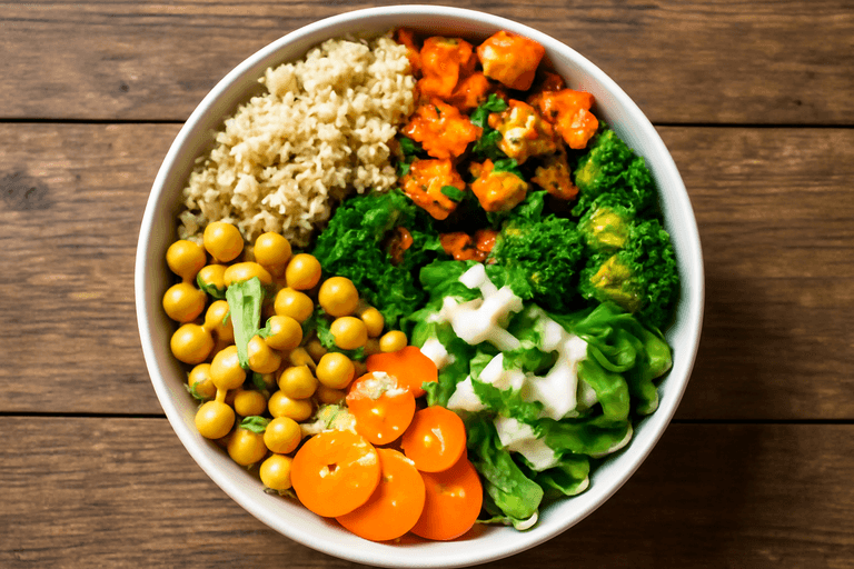 Bunte Buddha Bowl mit Quinoa und geröstetem Gemüse