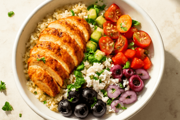 Mediterrane Kip Quinoa Bowl